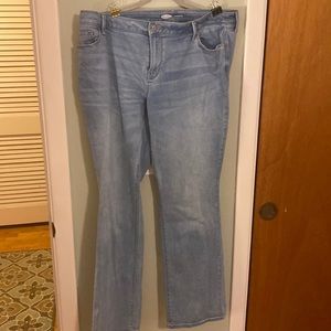 Old Navy 18L kicker boot cut light wash jeans